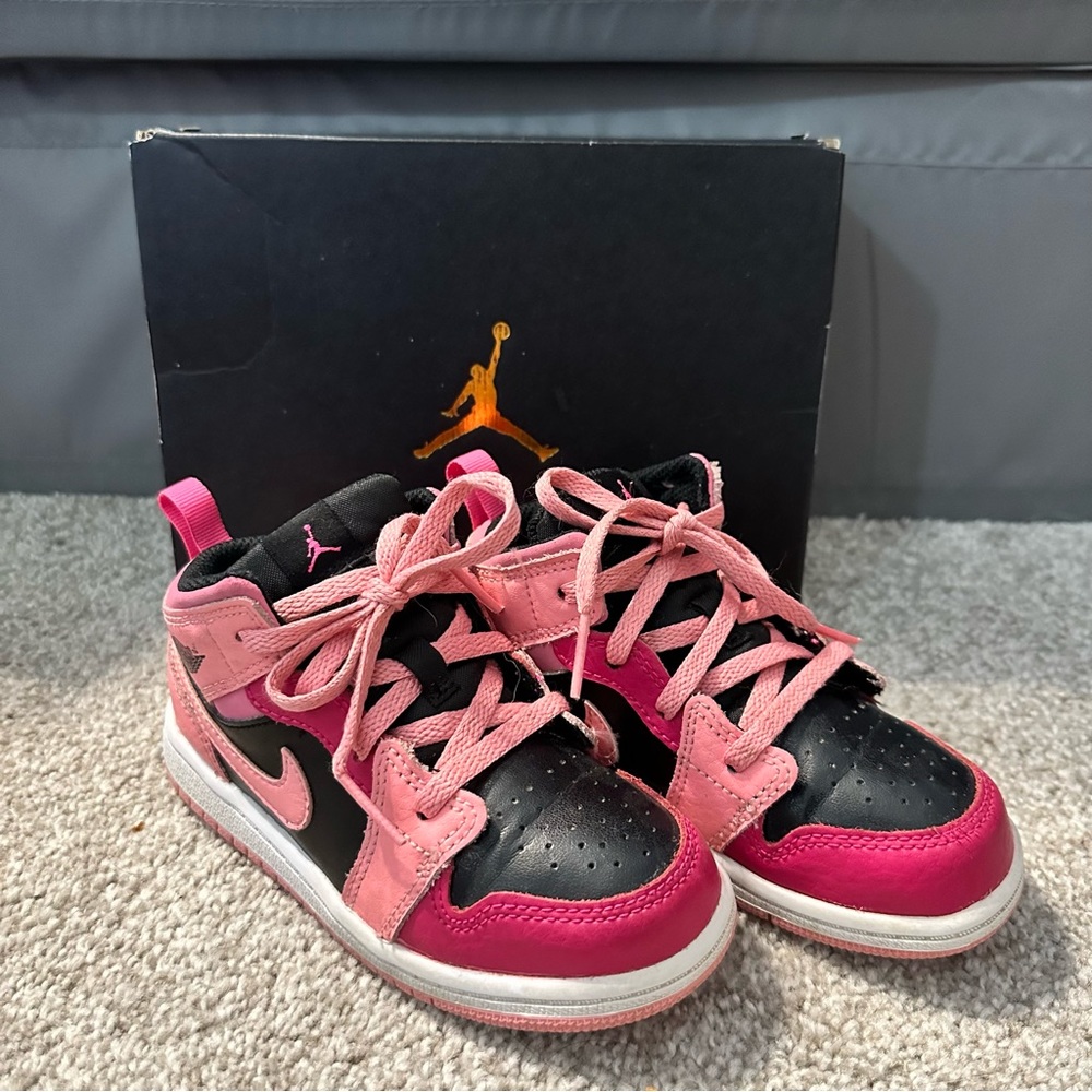 Nike Jordan 1 Mid - Coral Chalk/Pinksicle